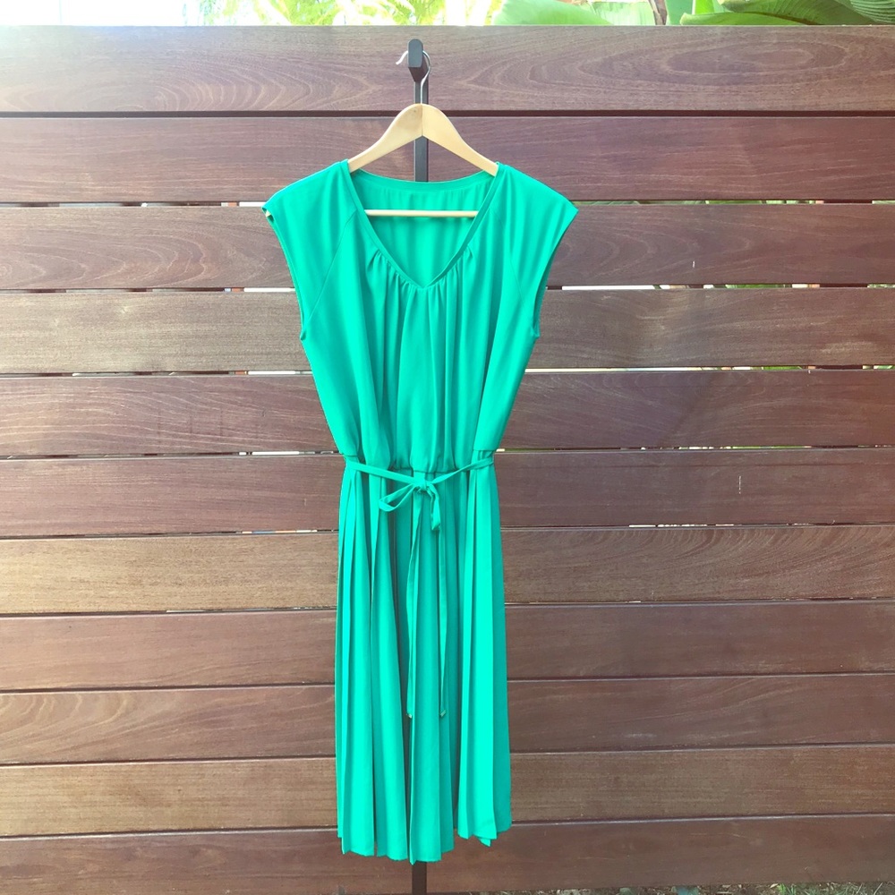 Beautiful Emerald Green Crepe Dress